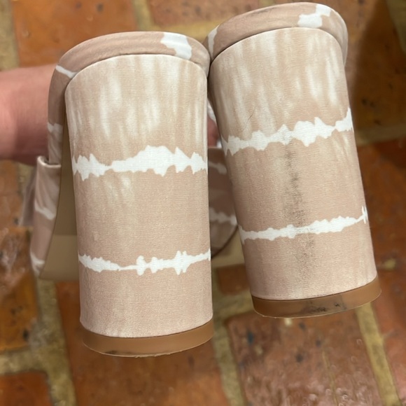 Gianni Bini chunky open toe heels - Picture 7 of 8